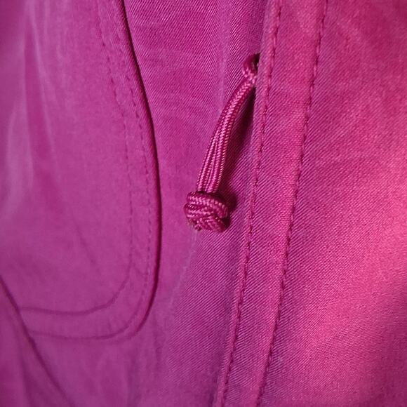 Sporty Berry Pink Double Diamond Skiing Jacket Size M Adjustable Cuffs Mock Neck - Picture 11 of 14